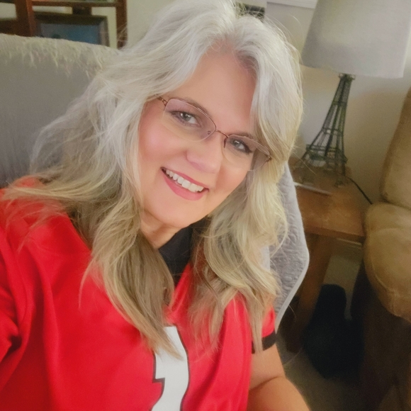 Meet your Posher, Karen - Picture 8 of 8